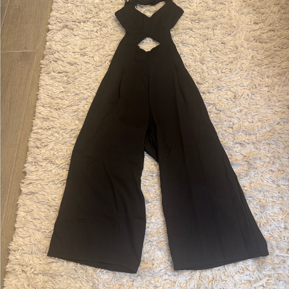NWT Elegant Black Cutout Jumpsuit with wide leg - Picture 14 of 15